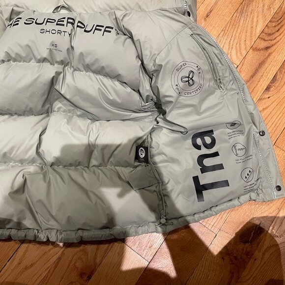 Aritzia TNA Super Puff Short – Size XS – Excellent Condition - Picture 7 of 8